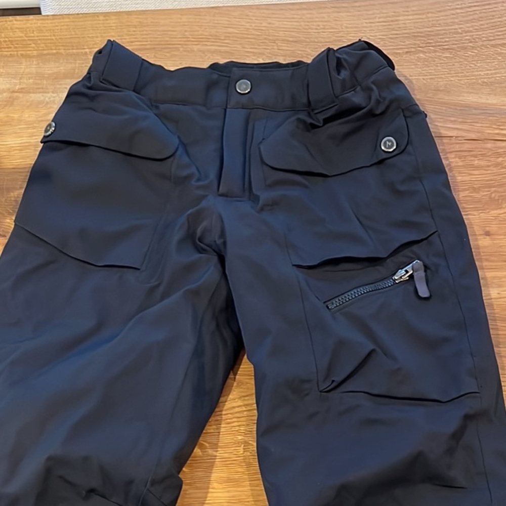 Marmot black snow pants. Great for snowboarding